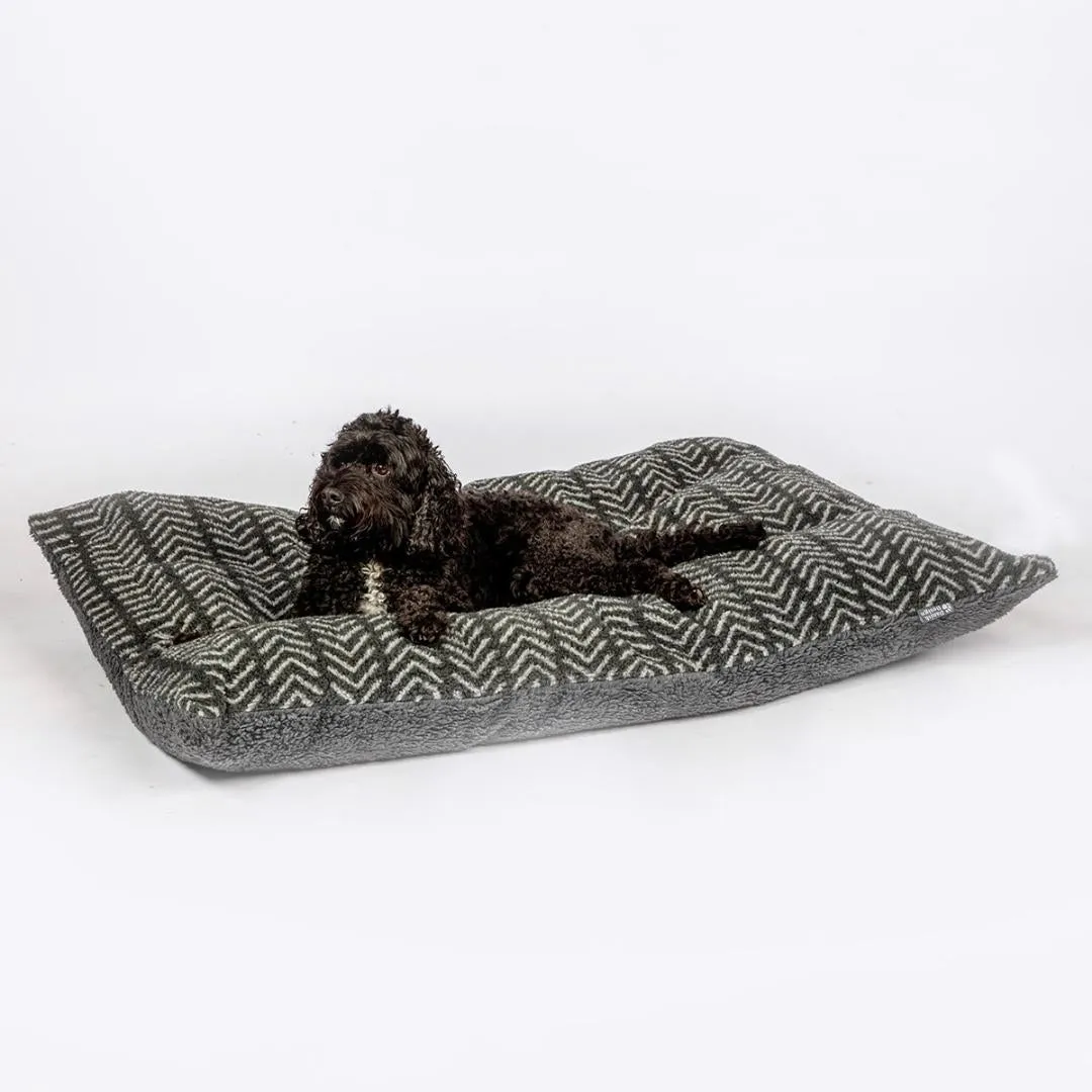 Charcoal Arrows Sherpa Fleece Deep Duvet Dog Bed