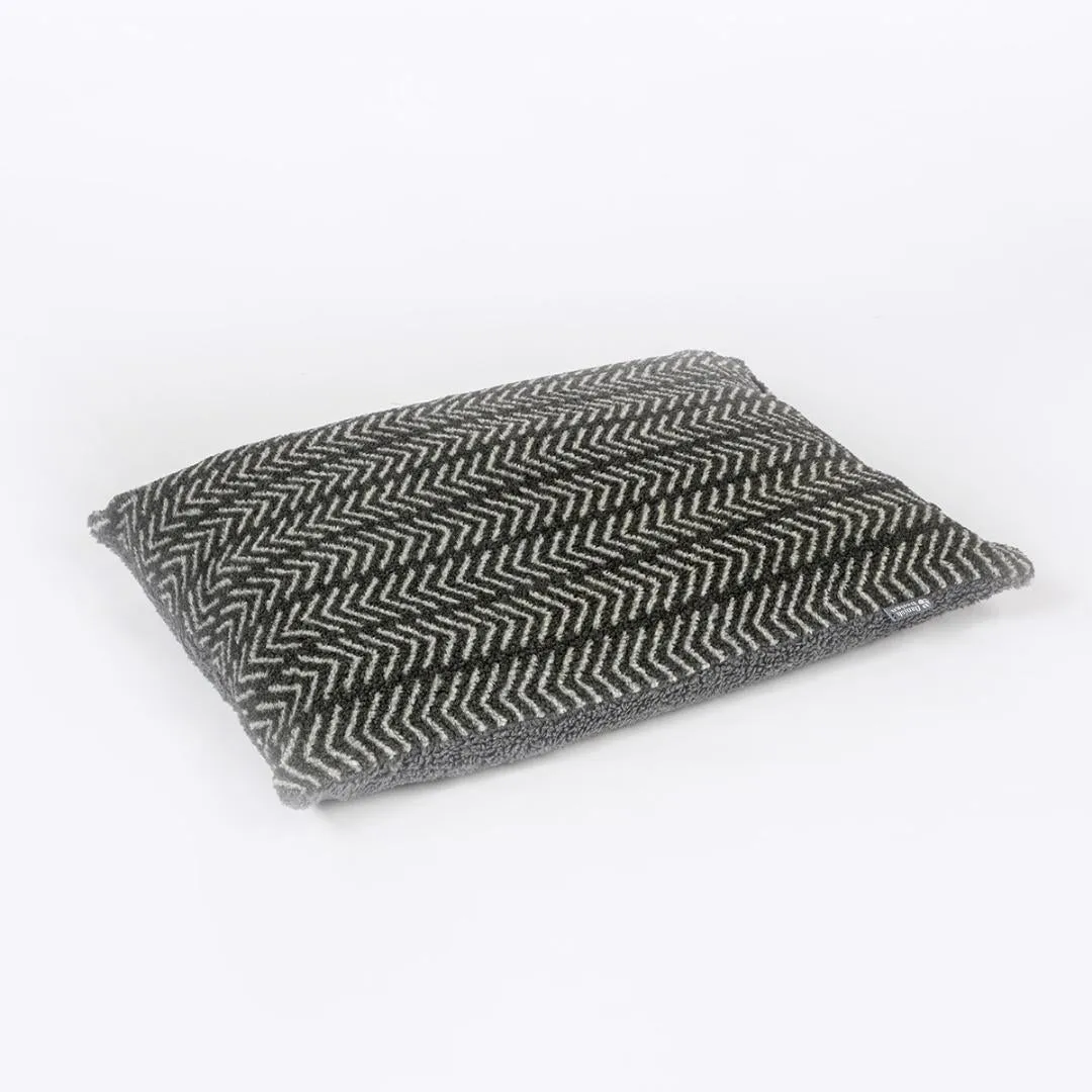 Charcoal Arrows Sherpa Fleece Deep Duvet Dog Bed