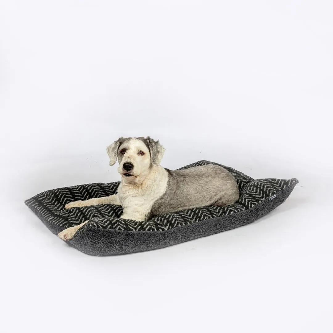Charcoal Arrows Sherpa Fleece Deep Duvet Dog Bed