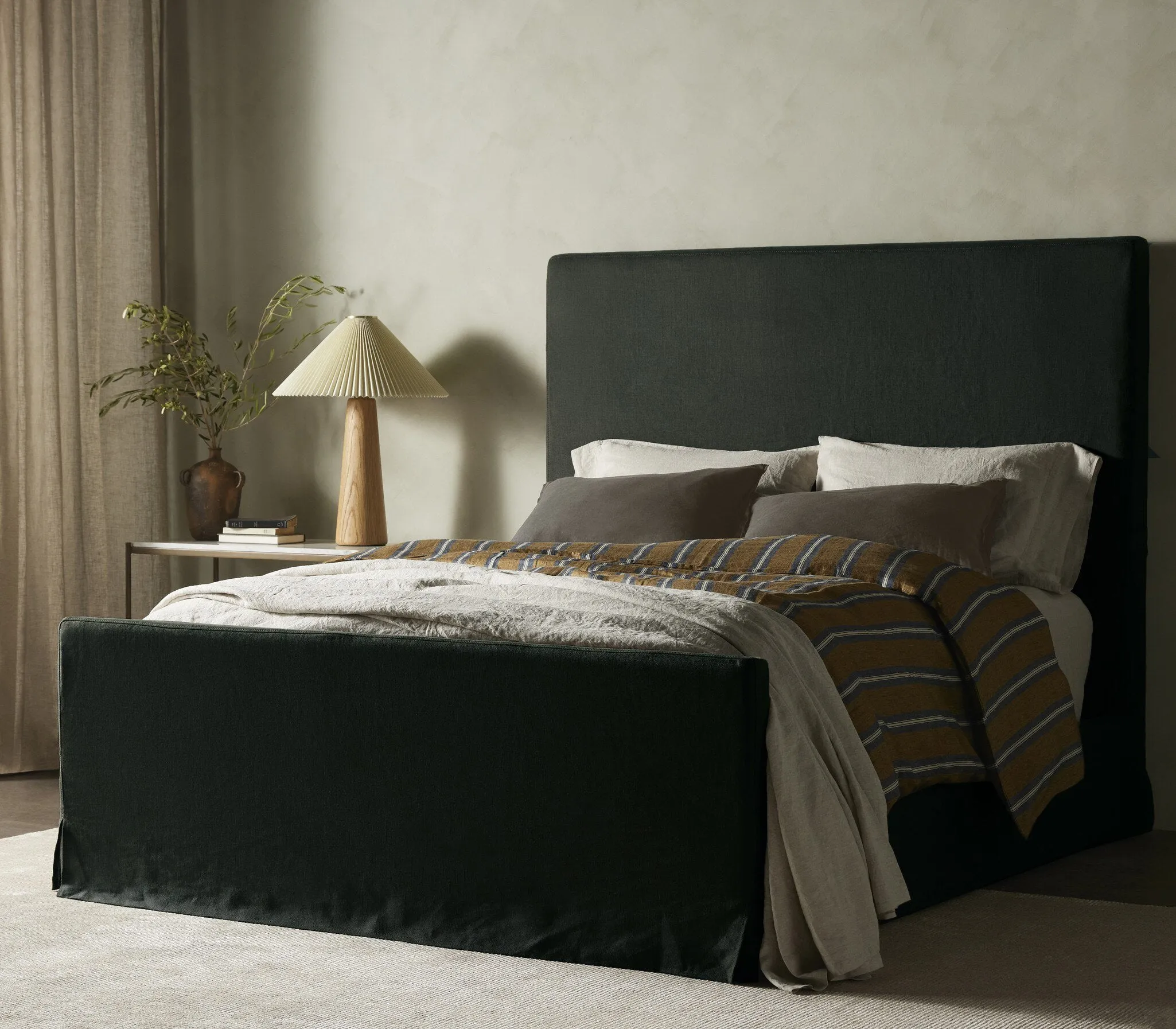 Daphne Slipcover Bed - Pine