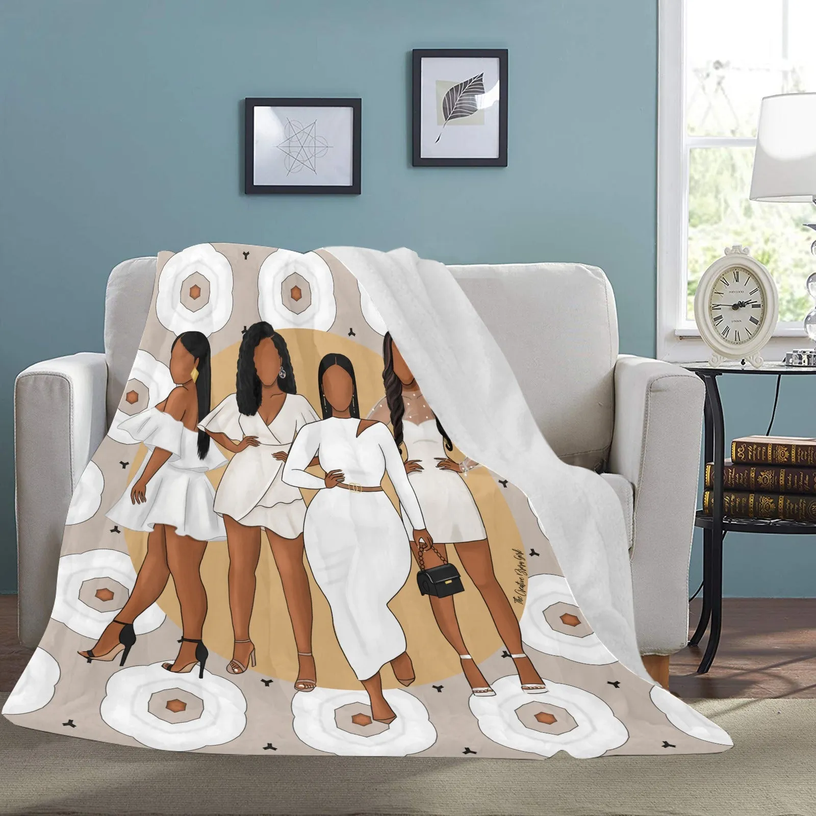 GLAM WHITE FLORAL Plush Blanket