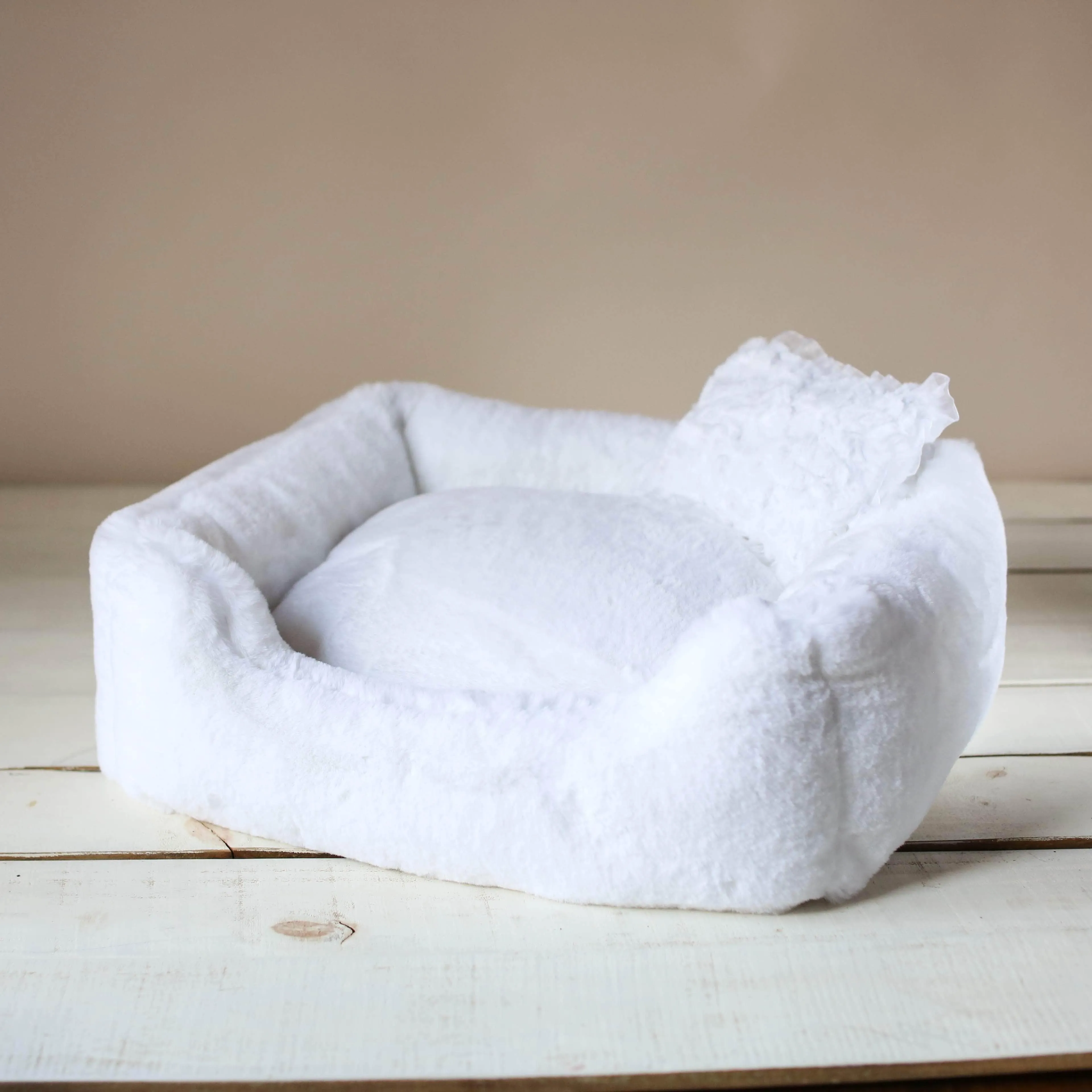 Hello Doggie Divine Dog Bed