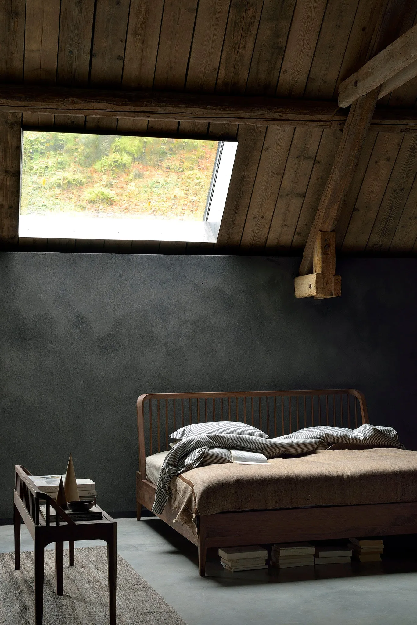 Spindle Bed